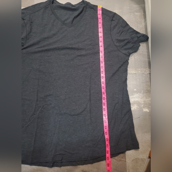 Lululemon 5 Year Basic V neck short sleeves shirt. Heathered dark grey. XXL. - Picture 3 of 8